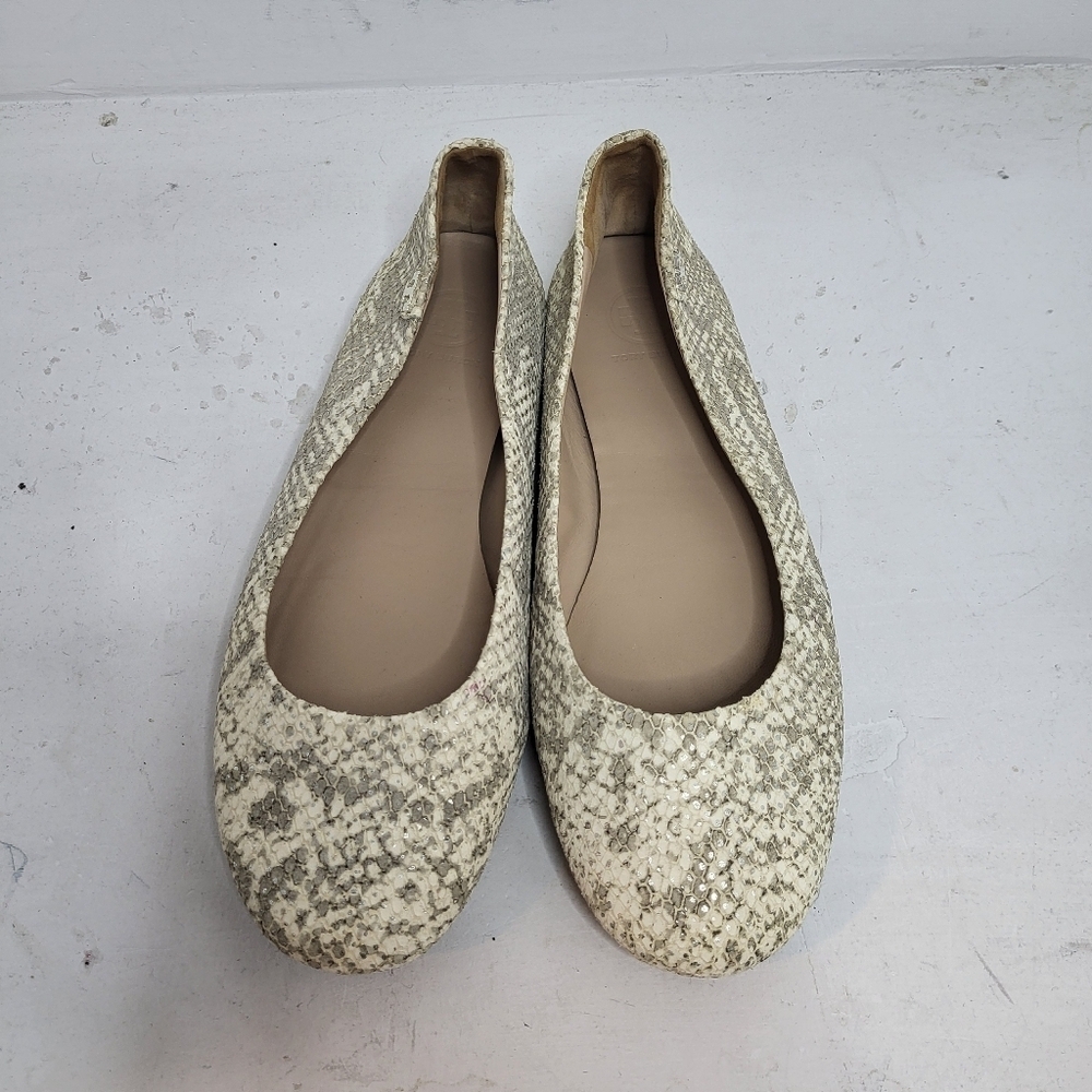 Tory Burch Roccia Travel Flats in Sparkling Gold Snakeskin Size 8.5M